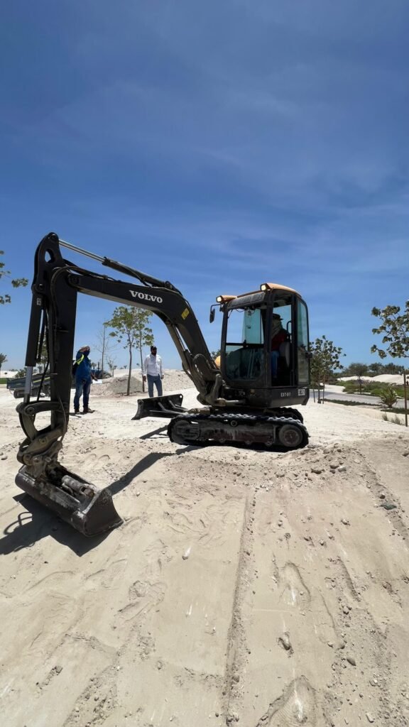 EXCAVATOR (VOLVO)