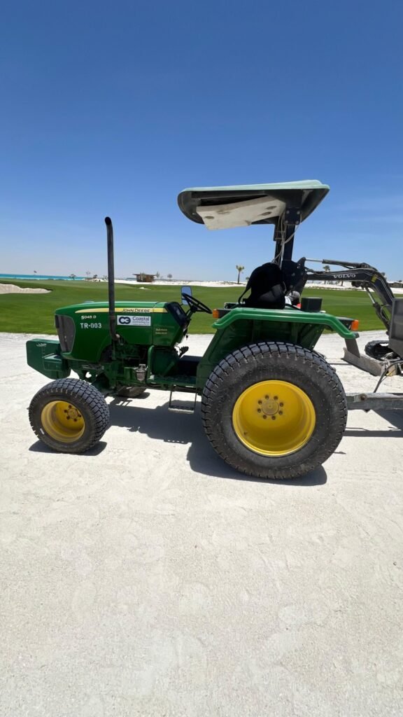 TRACTOR (JOHN DEERE)