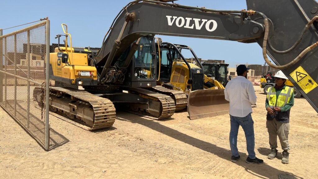 EXCAVATOR (VOLVO)