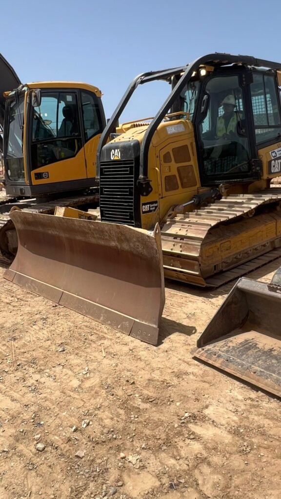 BULLDOZER (CATERPPILLAR)