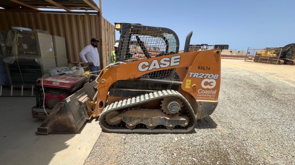 COMPACT TRACK LOADER (CASE CONSTRUCTION)