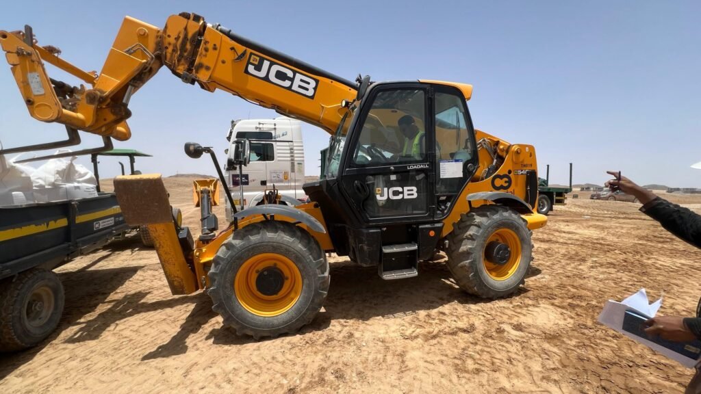 BOOM LOADER (JCB)