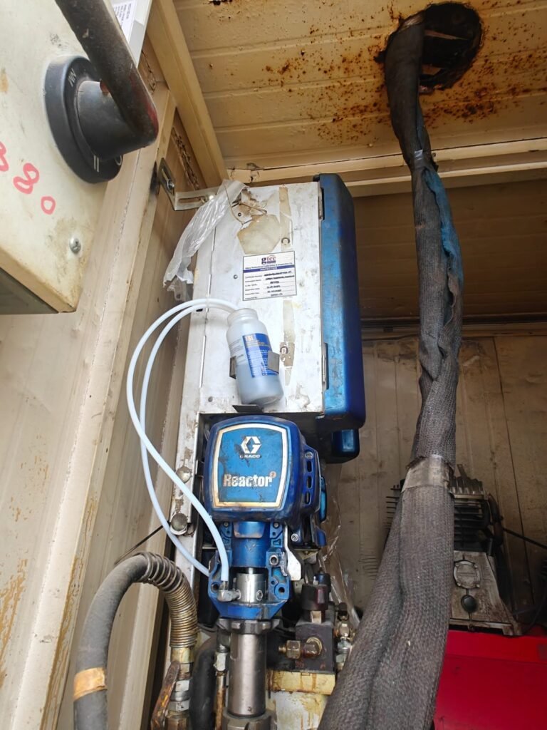 SPRAY FOAMING MACHINE (GRACO INC.)